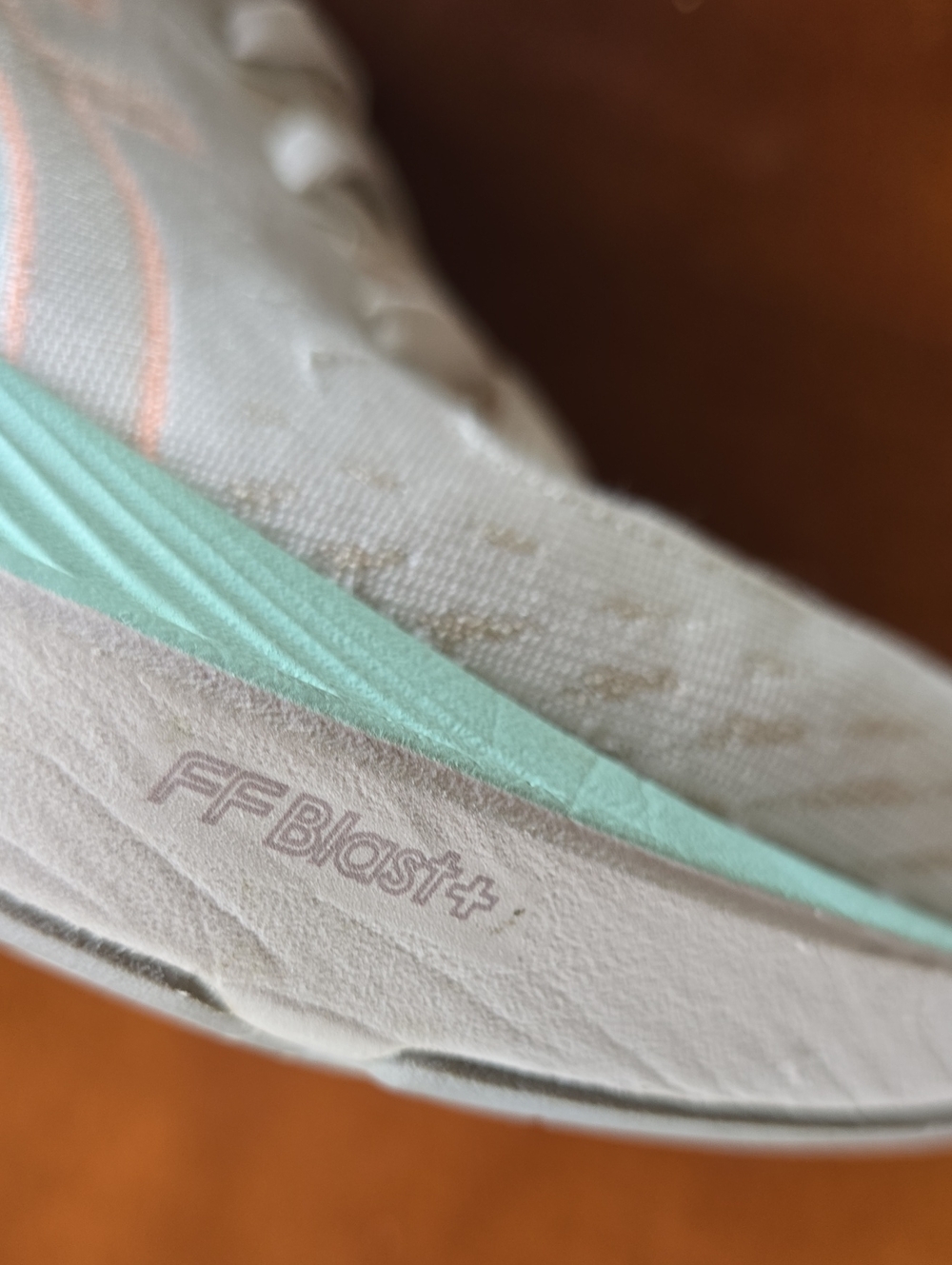 Asics Novablast/Fitblast + Women's   10 Running Shoes - Like New - Picture 8 of 8